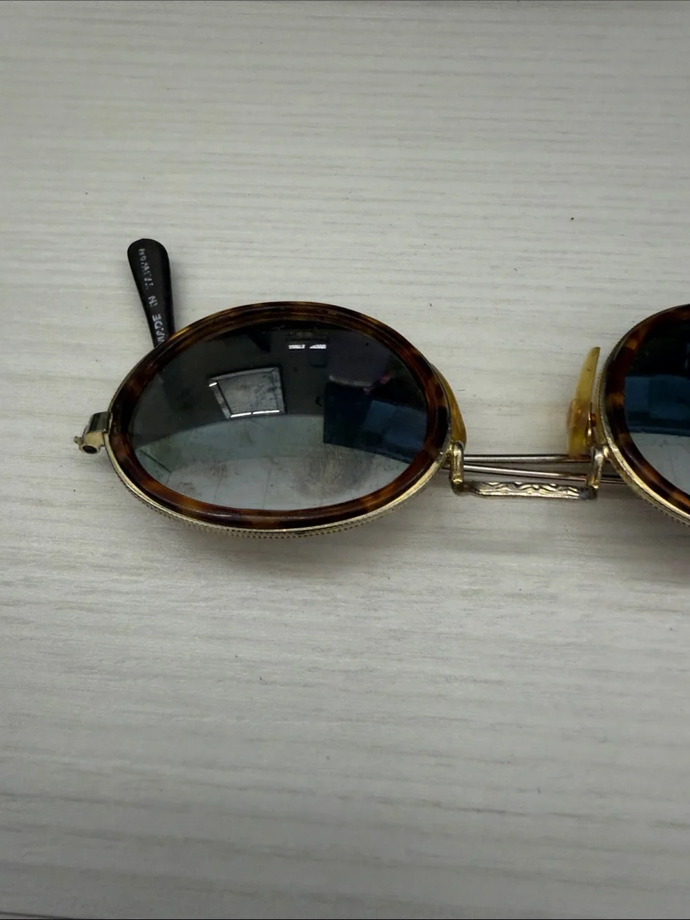 Vintage  Men's Round Tortoiseshell Sunglasses with Gold Bridge - Brown/Gold